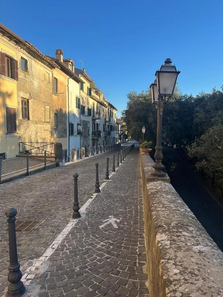 Wave Home 2 Castel Gandolfo 0*,  Italia